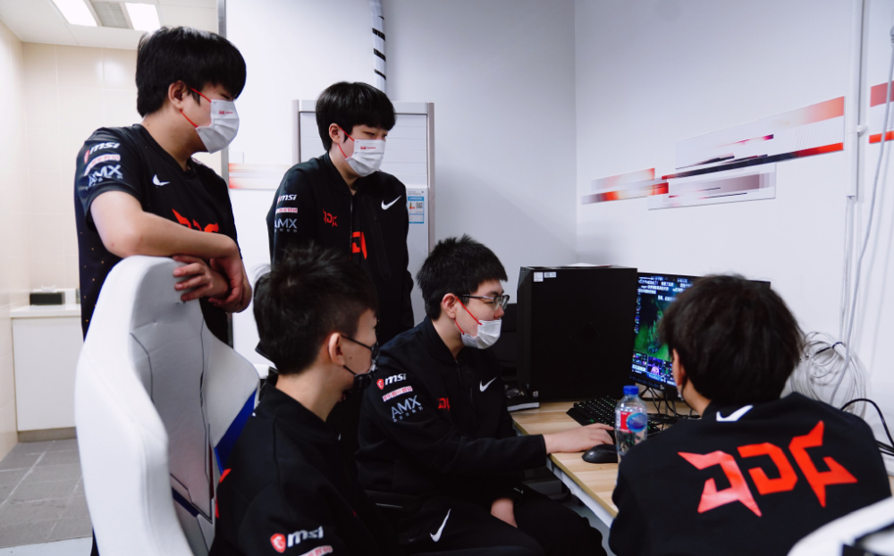 LGD鏖战EG,Oner关键团战开团秒人鏖战多局成都决赛之夜,留下经典瞬间的简单介绍 LGD鏖战EG,Oner关键团战开团秒人鏖战多局成都决赛之夜,留下经典瞬间的简单介绍