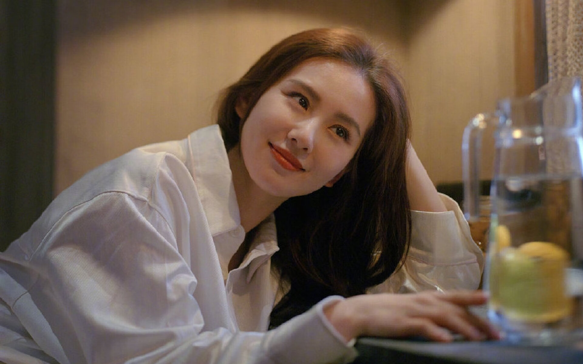 芬兰大胜冰岛显实力,格纳布里东决关键战一锤定音,自媒体深度解析体育双星闪耀夜